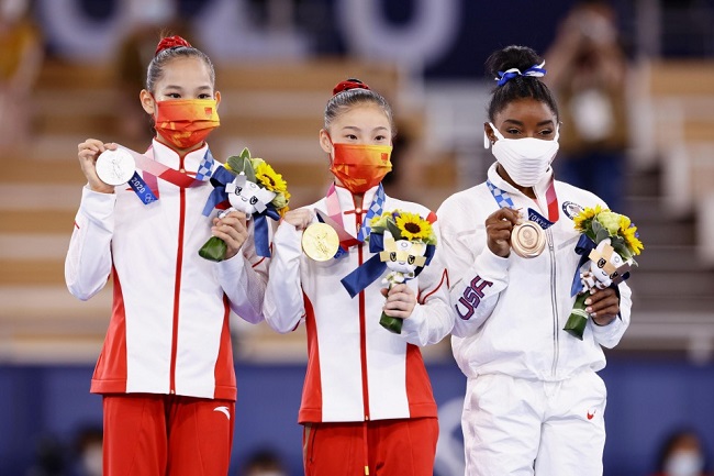 Simone Biles Claims Balance Beam Bronze As Chinas Guan ...